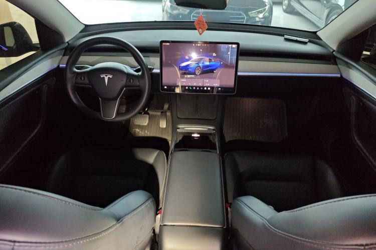 Used Tesla Model Y 2023 Long-Range All-Wheel-Drive Version