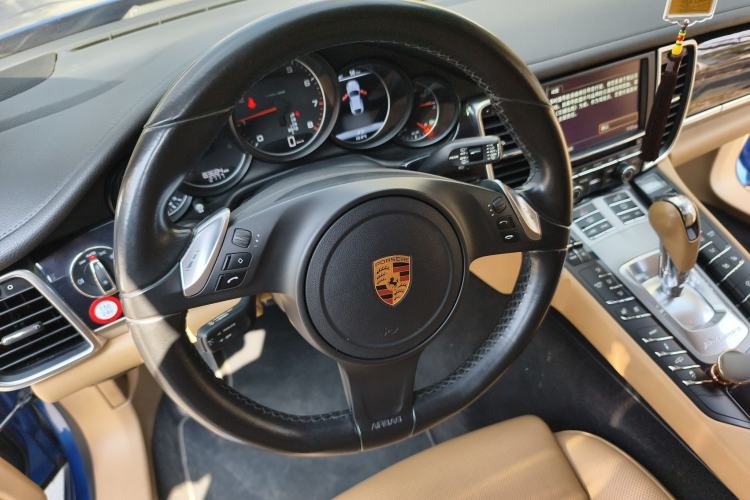 Used Porsche Panamera 2016 Panamera Edition 3.0T Steering Wheel