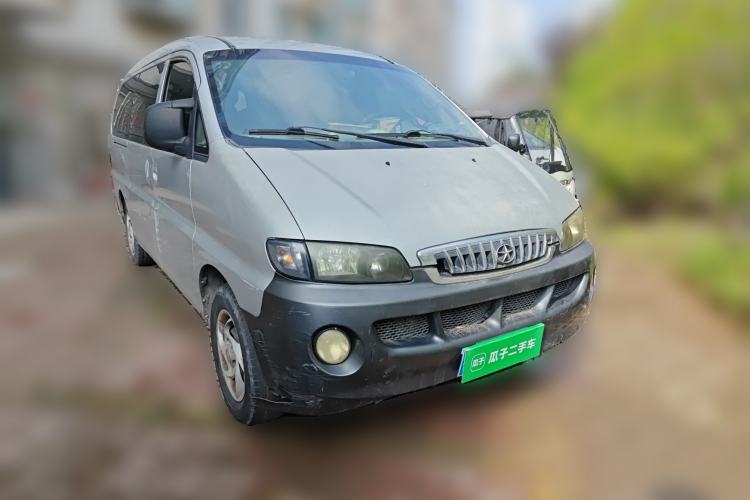 Used JAC Group Refine 2011 2.0L Shuttle Gasoline Standard Edition HFC4GA3 Front Right 45 Deg