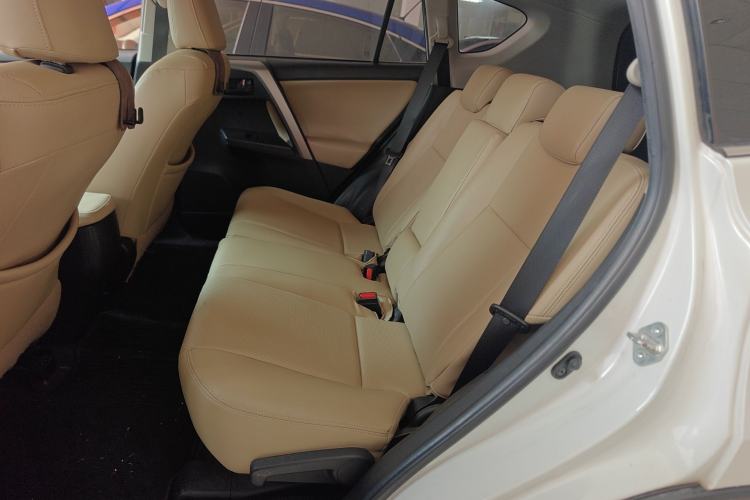 Used Toyota RAV4 2016 2.0L CVT Two-Wheel Drive Fashion Edition China V Standard