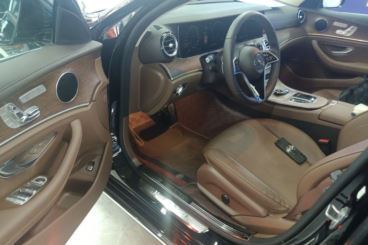 Used Mercedes-Benz E-Class 2023 Updated E 300 L Fashion Edition
