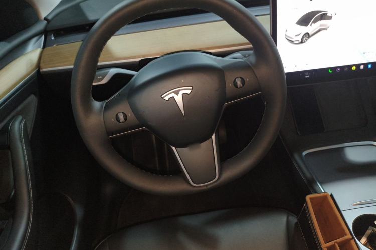 Used Tesla Model Y 2021 Long-Range All-Wheel-Drive Version 3D7