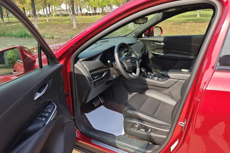 Used Cadillac XT4 2022 28T Four-Wheel Drive Platinum Edition Interior 1