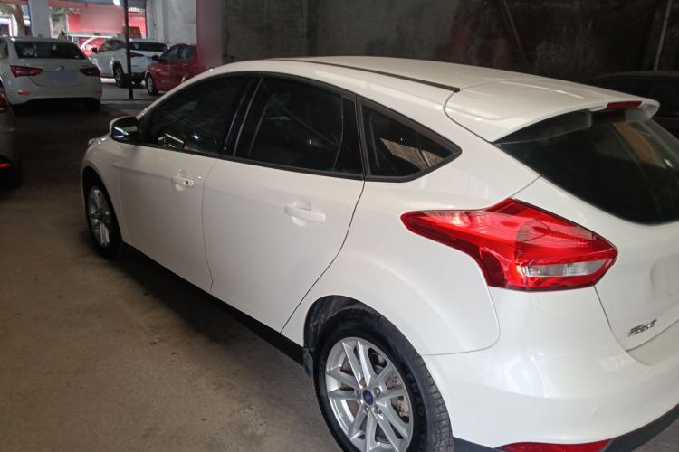 Used Ford Focus 2015 Hatchback EcoBoost 125 Automatic Supreme Style Edition