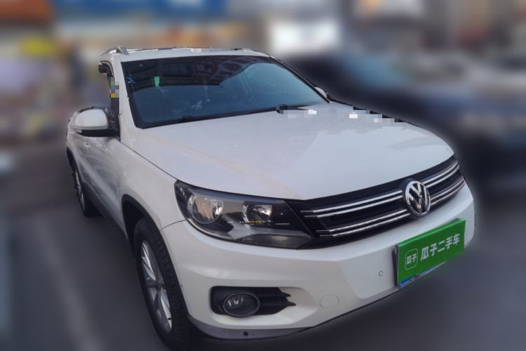 Used Volkswagen Tiguan 2012 2.0 TSI Comfort Edition Front Right 45 Deg