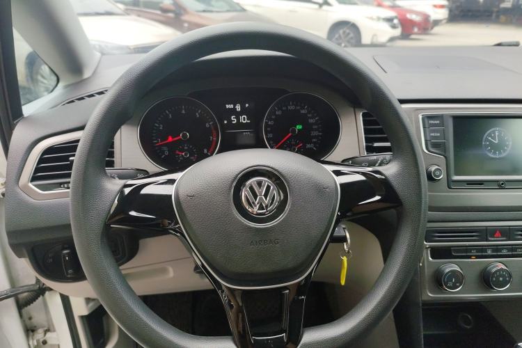 Used Volkswagen Golf Sportsvan 2016 1.6L Automatic Comfort Model Steering Wheel