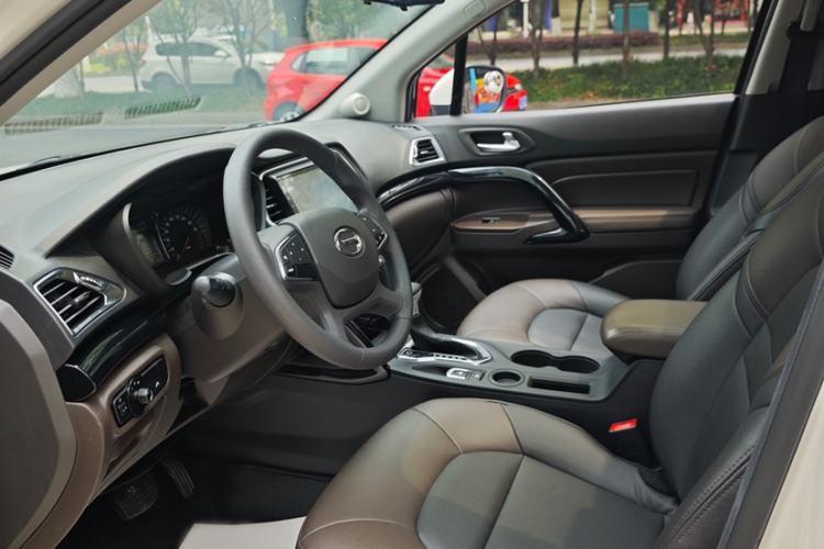 Used GAC Trumpchi GS4 2017 235T Automatic Two-Wheel Drive Elite Edition Interior 2