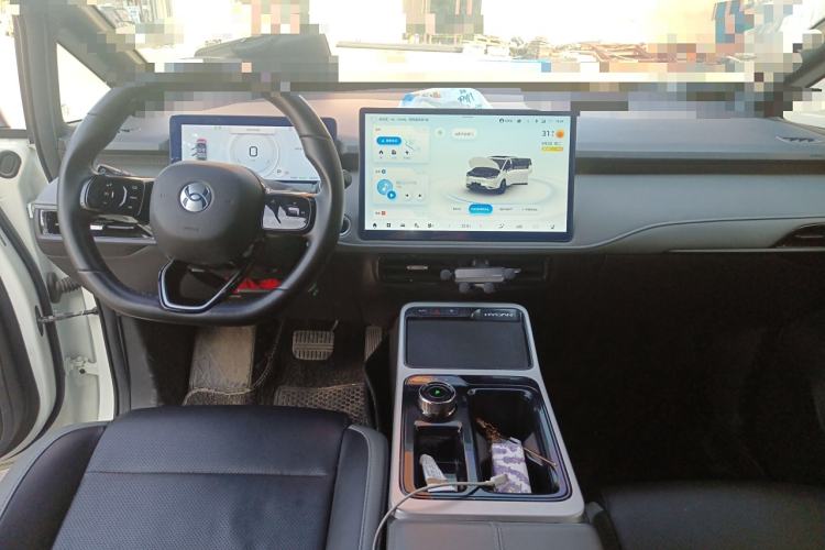 Used Hycan Z03 2022 620 km Range Trendy Cool Version 160 kW 76.8 kWh