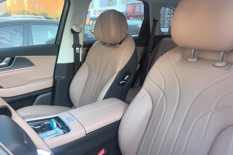 Used Chery Tiggo 8 L 2024 2.0T Two-Wheel Drive Prestige Version 5 Seats
