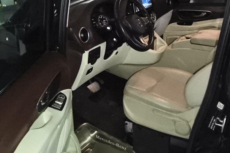 Used Mercedes-Benz Vito 2018 2.0T Business Version China VI Emission Standard
