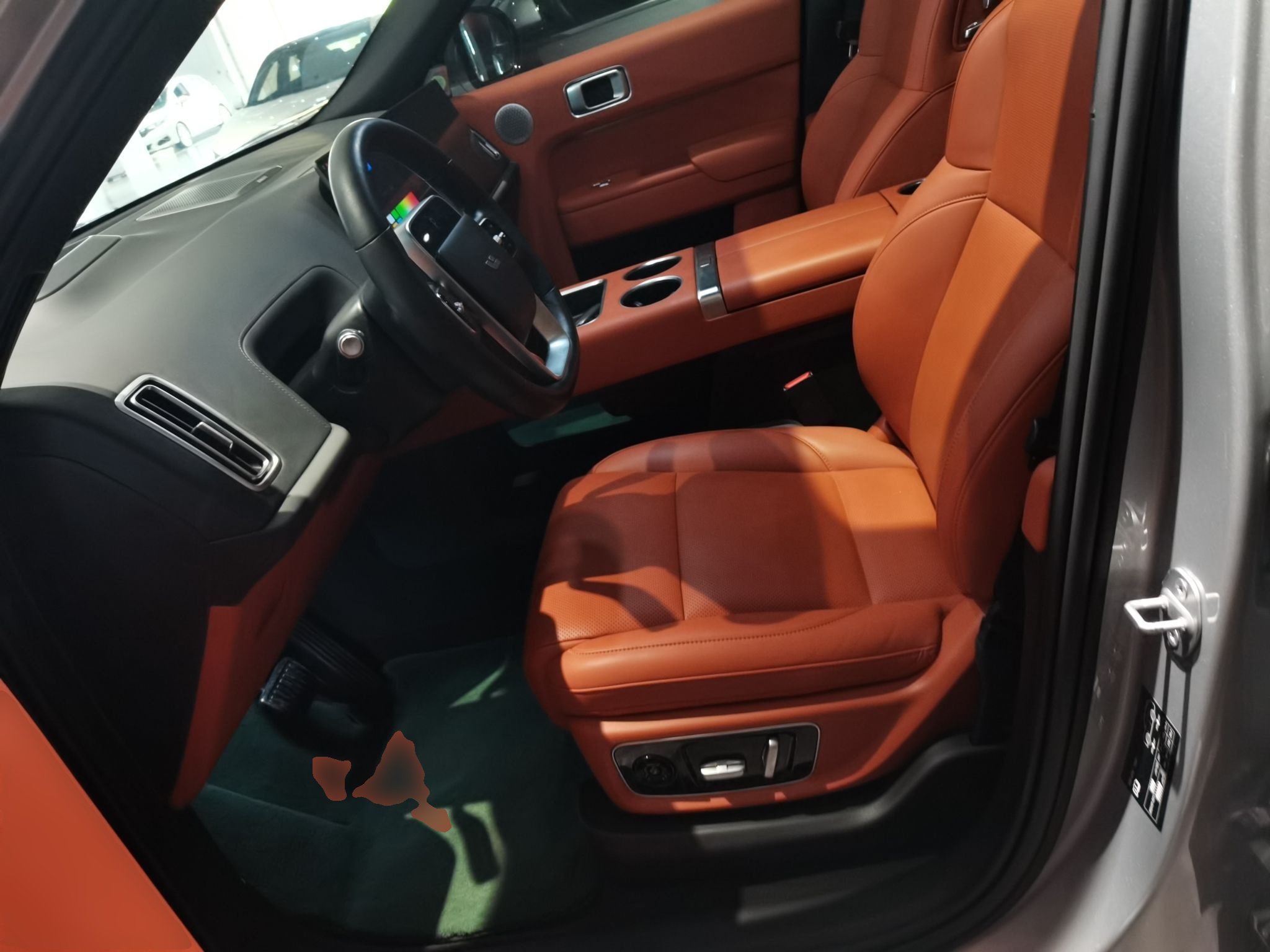 Переднее сиденье в автомобиле