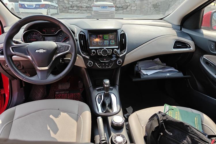 Used Chevrolet Cruze 2015 1.5L Automatic Luxury Edition Center Console