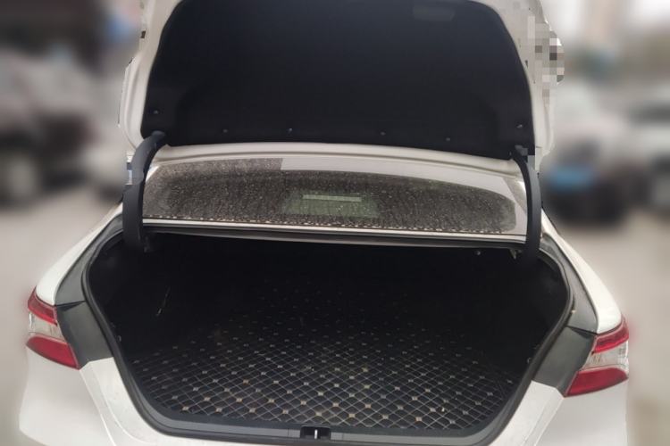 Used Toyota Camry 2018 2.0E Leading Edition