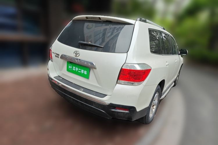 Used Toyota Highlander 2013 2.7L Two-Wheel Drive 5-Seater Purple Gold Edition Rear Right 45 Deg