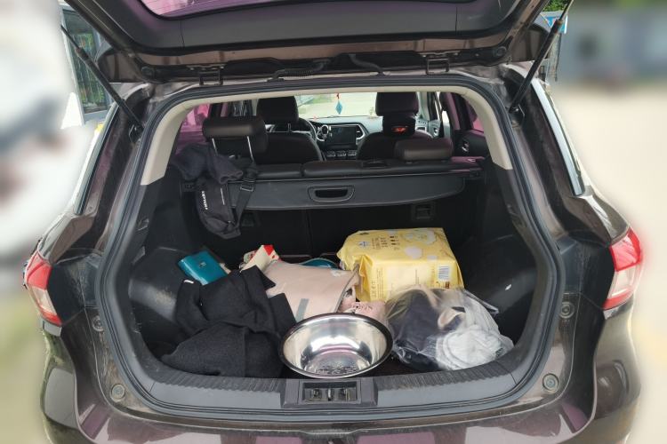 Used GAC Trumpchi GS4 2017 200T Manual Two-Wheel Drive Elite Edition Trunk