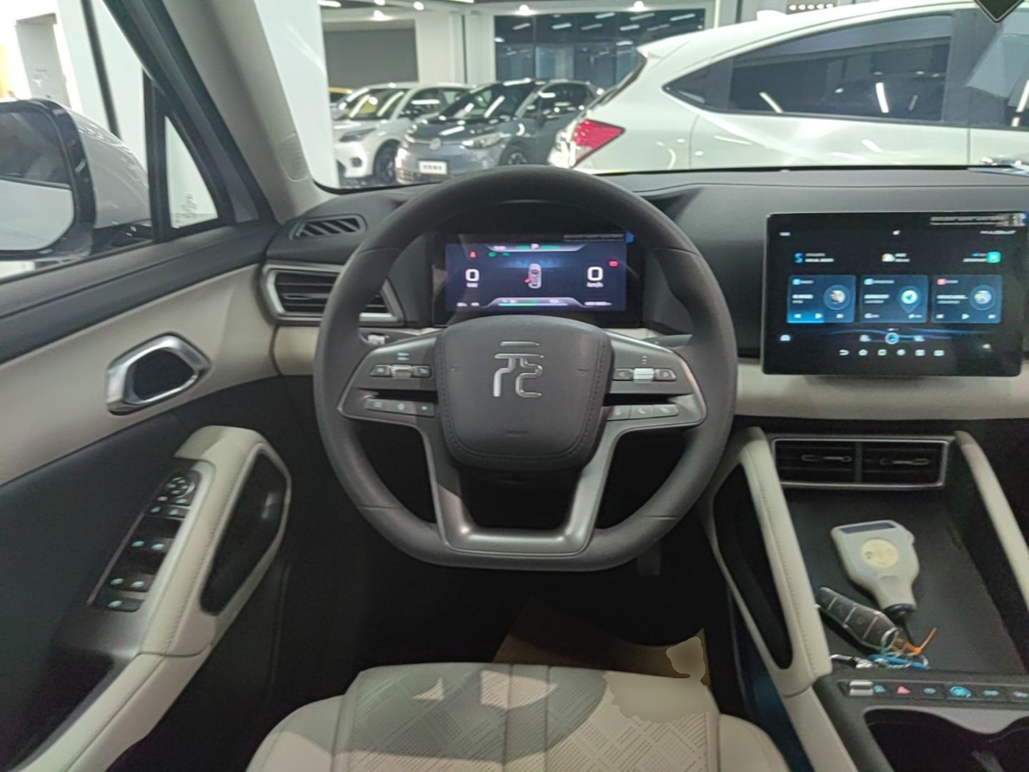 BYD Yuan UP 2025 Model 301KM Leading Version — снимка 13