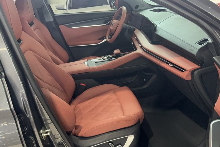 Used CHANGAN CS75 PLUS 2023 3rd Generation 1.5T Automatic Pilot Model
