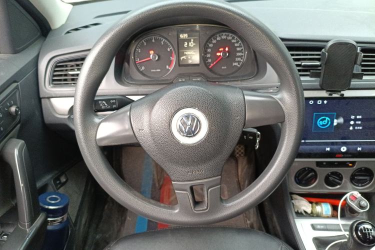 Used Volkswagen Lavida 2013 Revised Classic 1.6L Manual Fashion Edition Steering Wheel
