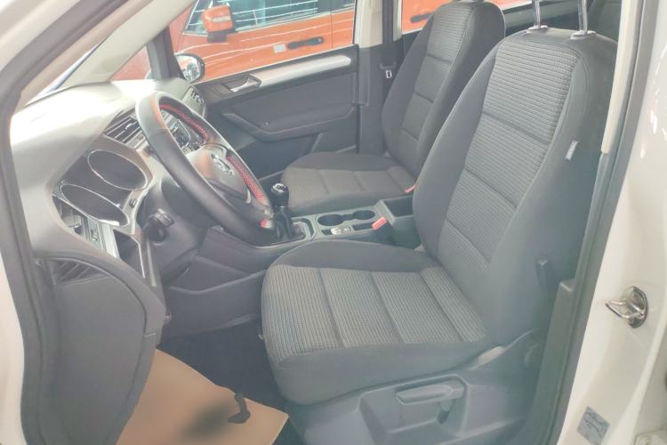 Used Volkswagen Touran 2016 Volkswagen Touran L 280TSI Manual Trend Edition
