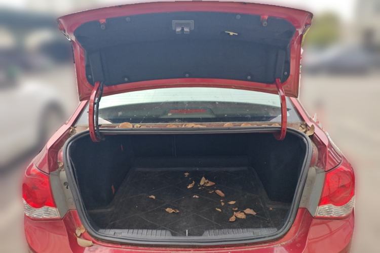 Used Chevrolet Cruze 2011 1.8L SE Automatic Trunk