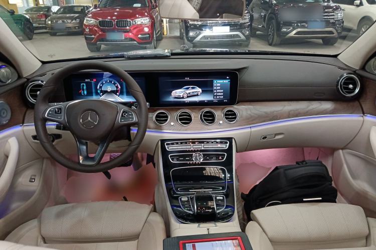 Used Mercedes-Benz E-Class 2016 E 200 L Center Console