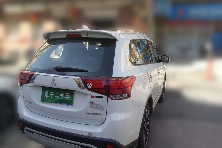 Used Mitsubishi Outlander 2019 2.0L Two-Wheel Drive Comfort Edition 5 Seats China V Standard
