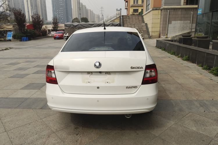 Used Skoda Rapid 2015 1.6L Manual Smart Selection Model