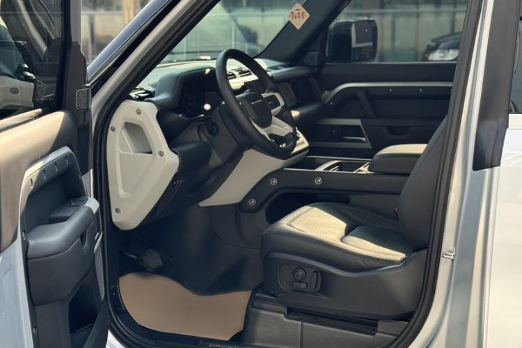 Used Land Rover Defender 2023 90 3.0T P400 XS
