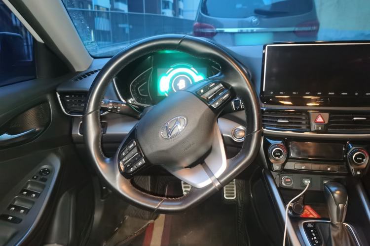 Used Hyundai Lafesta 2019 280TGDi Smart Speed Version China VI Standard Steering Wheel