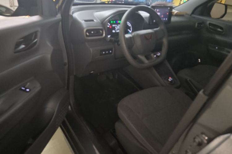 Used Wuling Hongguang New Energy 2024 All-Electric Model 300KM Standard Version
