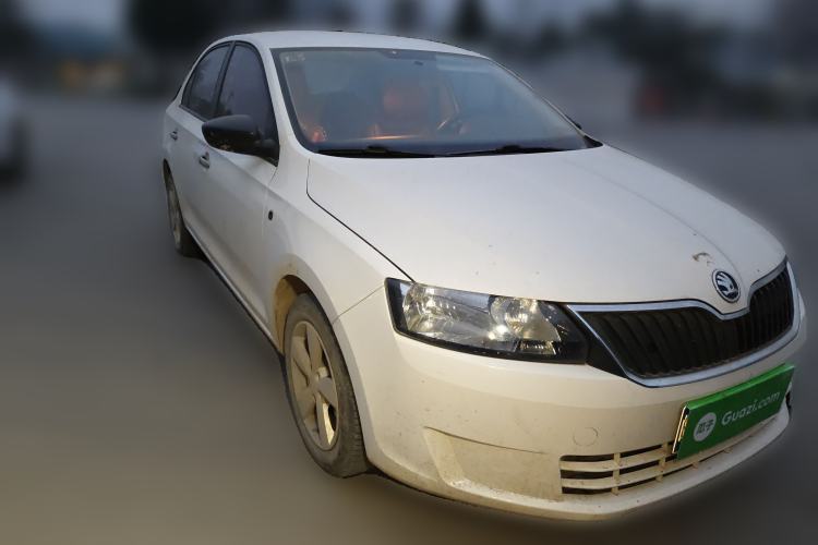 Used Skoda Rapid 2015 1.4L Manual Enjoyment Model
