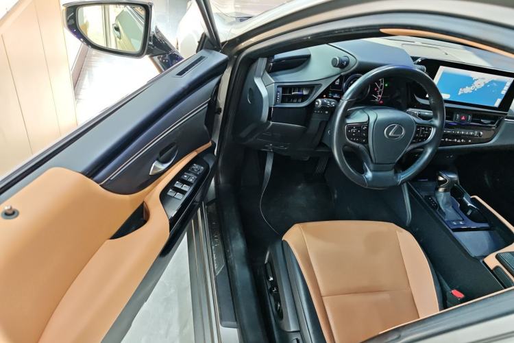 Used Lexus ES 2022 300h Excellence Edition