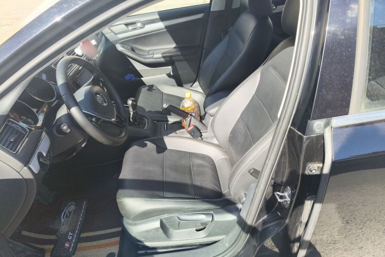 Used Volkswagen Sagitar 2015 230TSI Manual Comfort Version Left Front Seat