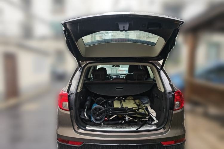 Used Buick Envision 2015 20T Four-Wheel Drive Luxury Model Trunk