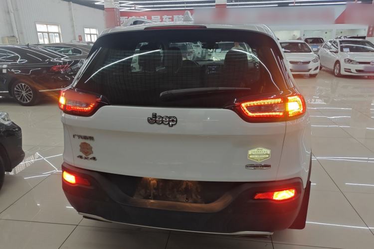 Used Jeep Cherokee 2016 2.4L Professional Edition Rear