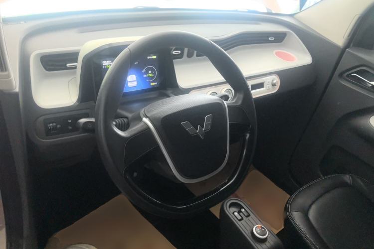 Used Wuling Hongguang MINIEV 2022 Macaron Premium Model – Lithium Iron Phosphate Center Console