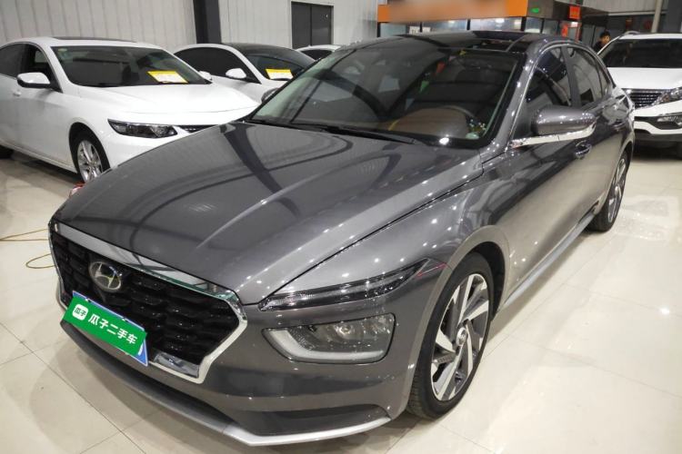 Used Hyundai Mistra 2021 1.8L CVT LUX Premium Edition