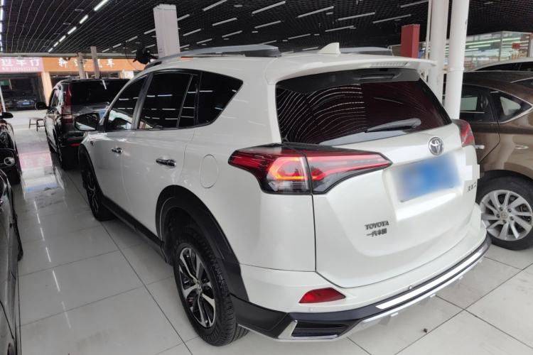 Used Toyota RAV4 2018 2.0L CVT Two-Wheel Drive Fashion X Edition