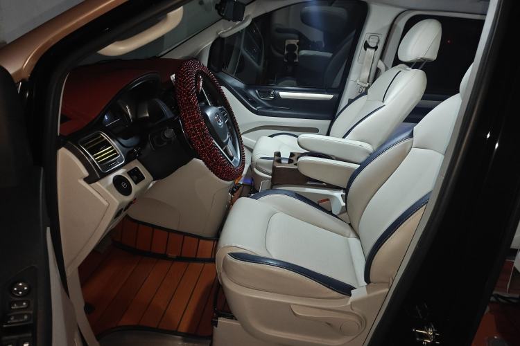 Used SAIC MAXUS G10 2021 2.0T Automatic Elite Edition Diesel 9-Seater
