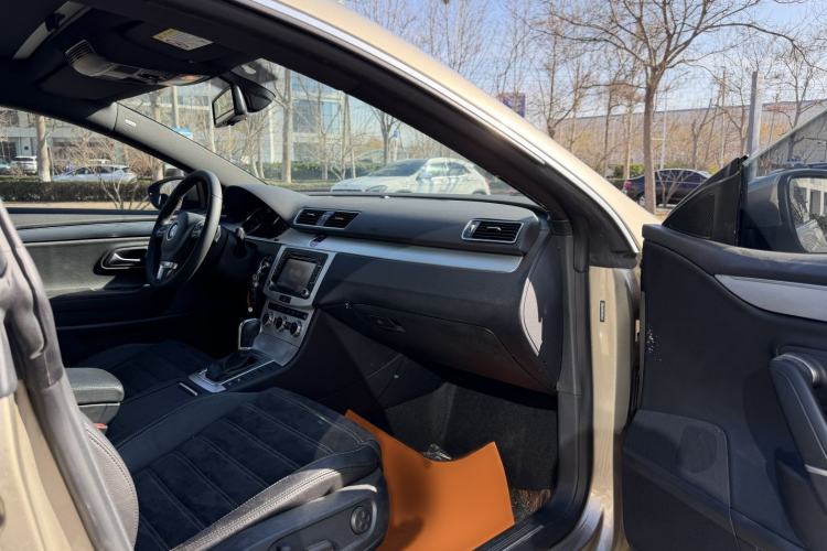 Used Volkswagen FAW-Volkswagen CC 2016 1.8TSI Luxury Model
