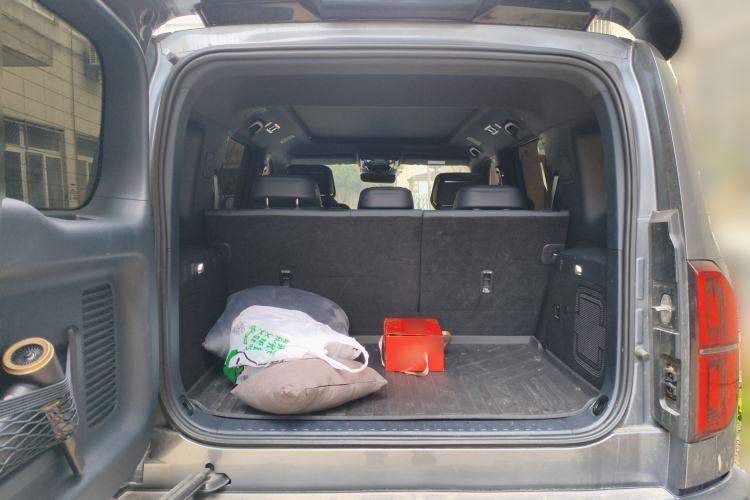 Used Formula Leopard 5 2023 Navigator Edition
