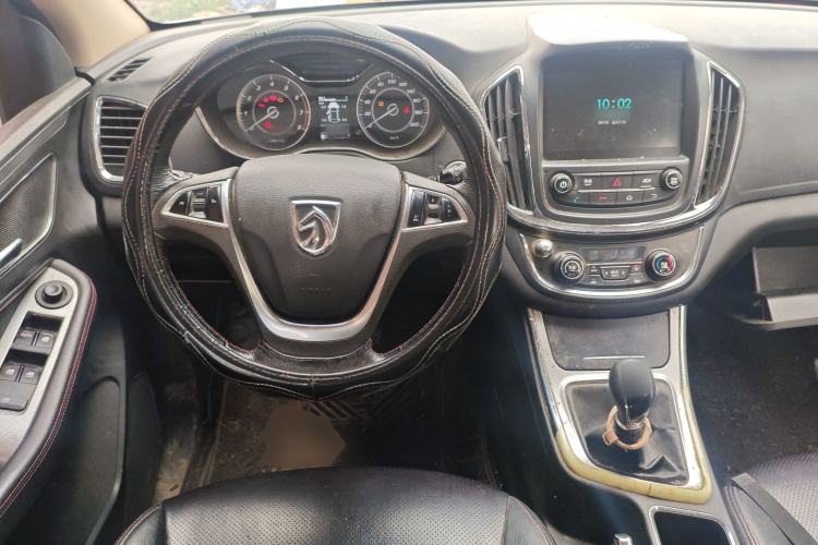 Used Baojun 560 2015 1.8L manual luxury version