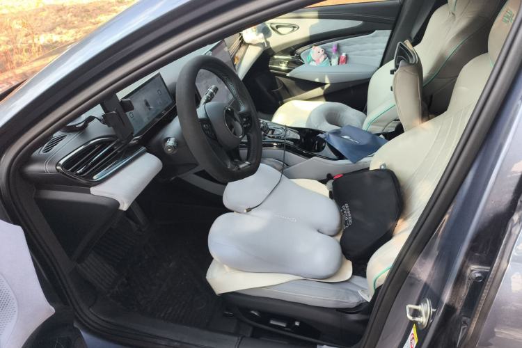 Used BYD Seal 2022 700 km Long-Range Rear-Wheel-Drive Version Left Front Seat