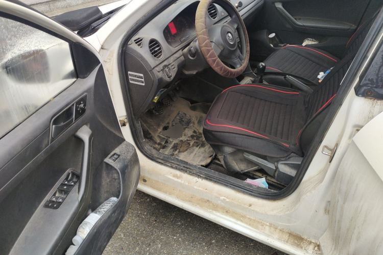 Used Volkswagen Jetta 2015 Value Edition 1.6L Manual Fashionable Style Driver Seat