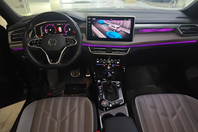 Used Volkswagen Tayron 2023 380TSI Four-Wheel Drive R-Line Pro Smart Edition Center Console