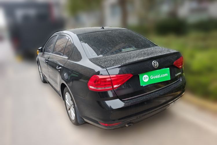 Used Volkswagen Lavida 2015 1.6L Manual Comfort Edition