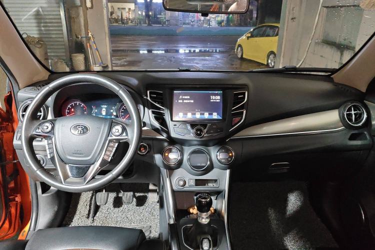 Used BYD Song 2016 GaiShi Edition 1.5TI Manual Elite Model
