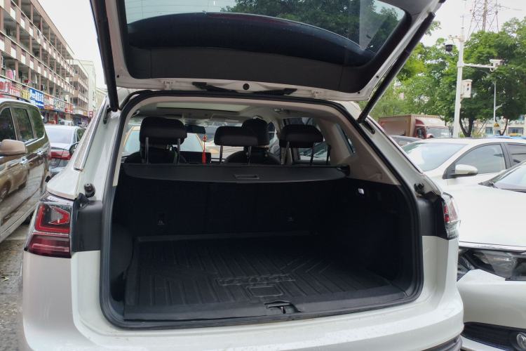 Used Volkswagen Tayron 2024 300TSI Two-Wheel-Drive Luxury Plus Advanced Version Trunk