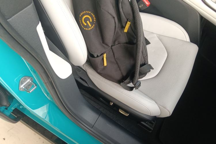 Used Xiaomi Auto SU7 2024 Four-Wheel Drive Ultra-Long Range Advanced Intelligent Driving Max Edition Right Front Seat