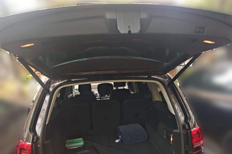 Used Volkswagen Sharan 2018 380TSI Comfort Edition 7-Seater Trunk